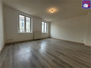 duplex à la location -   09200  SAINT GIRONS, surface 78,52 m2 location duplex - API447838